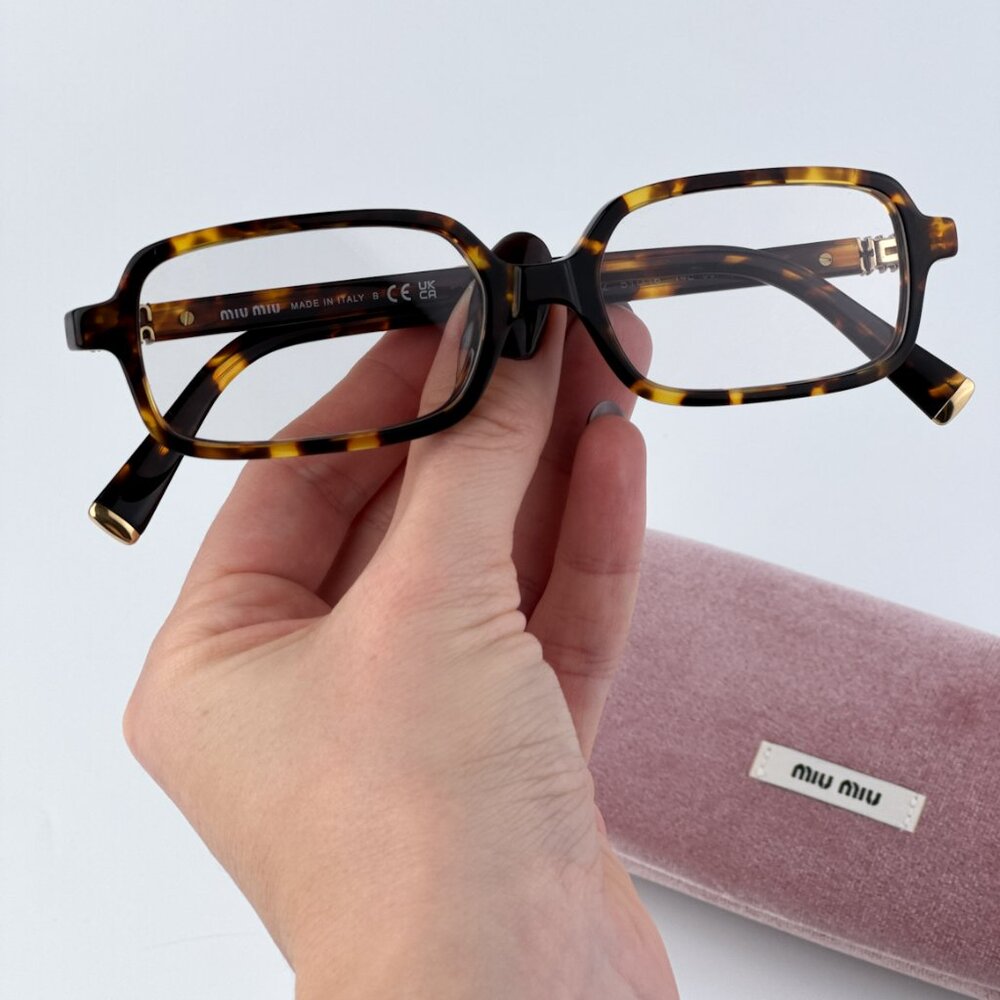Miu Miu MU11ZS 14L08N REGARD BRAND NEW Sunglassex Havana Rectangle Unisex